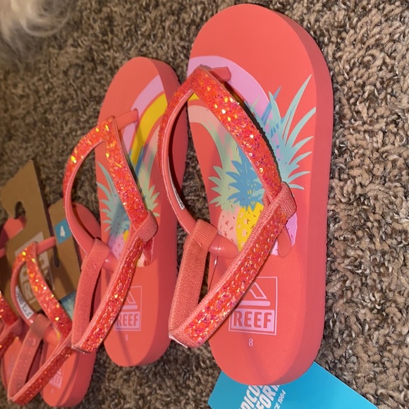 NWT REEF GIRLS SANDALS LITTLE STARGAZER PRINTS PINEAPPLE SIZES 4, 5 toddler - Picture 2 of 3
